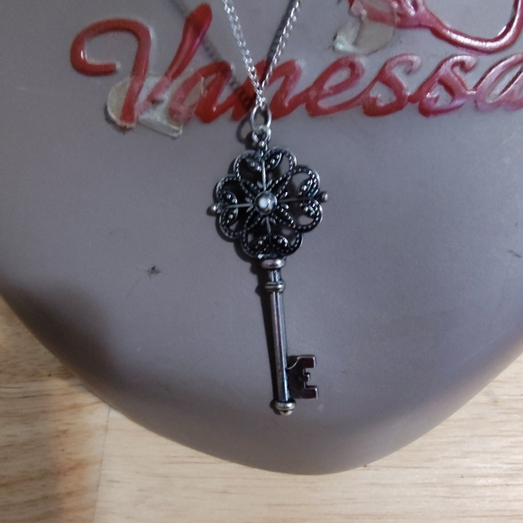 Key necklace - Picture 2 of 3